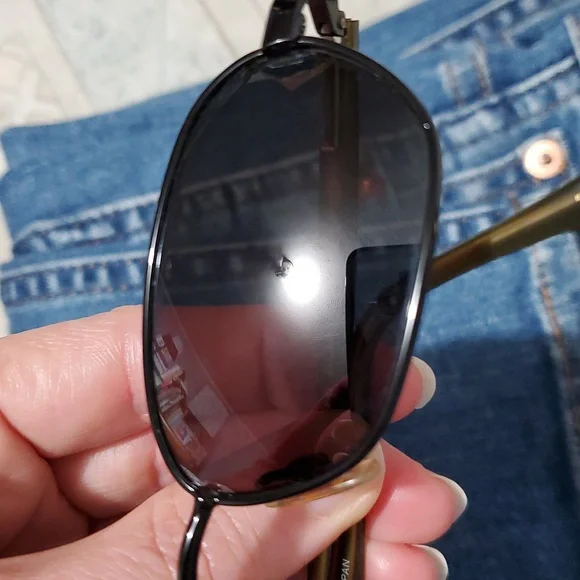 MAUI JIM Hilo 133-02 Polarized Sunglasses w/ Hardcase, 100% UV protection - Picture 5 of 6